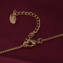 Charger l'image dans la galerie, Collier Chaîne Entrelacée & Perle