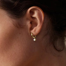 Charger l'image dans la galerie, Créoles Huggie Moissanite 18K